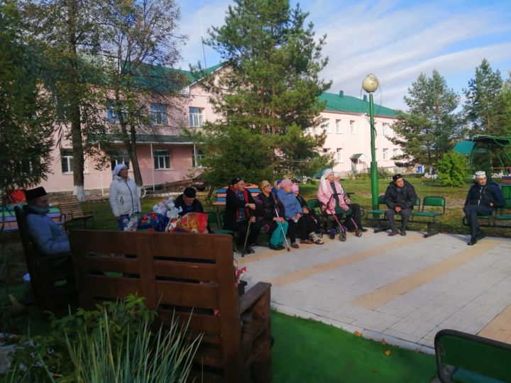 В Азнакаевской Голубой мечети чествовали пожилых земляков