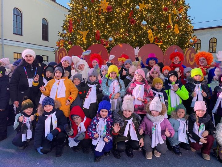 Азнакаевские ребята побывали на Кремлевской новогодней елке в Казани
