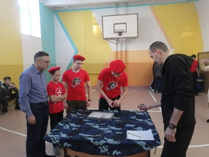 В Азнакаево прошли соревнования по военно-прикладным видам спорта среди учащихся