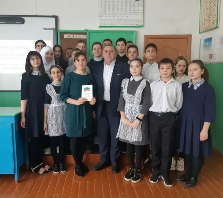 В школах Азнакаевского района проходят парламентские уроки
