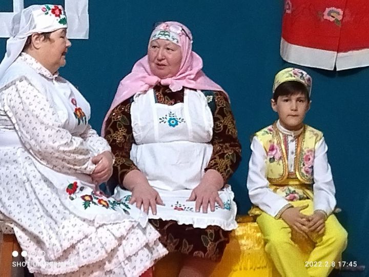 Выступают самодеятельные артисты сёл Азнакаевского района