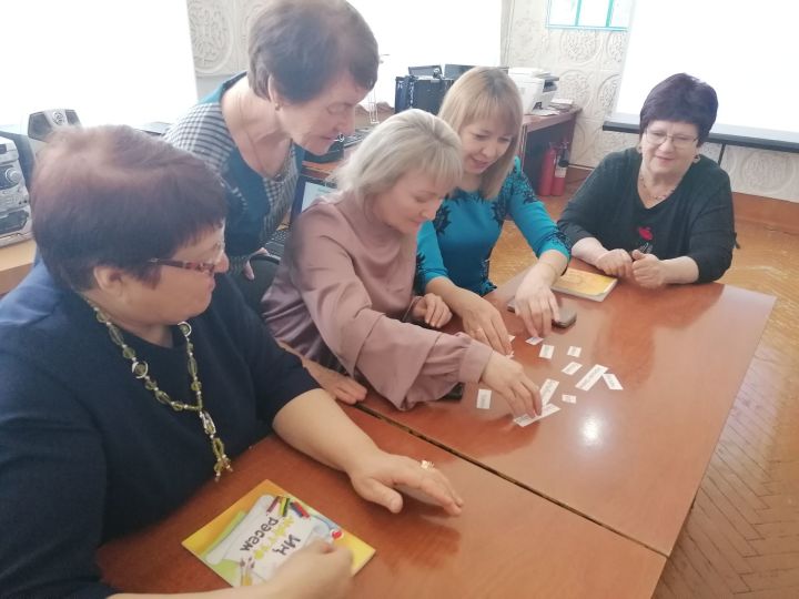 Азнакаевские поэтессы состязались с читателями в литературном баттле