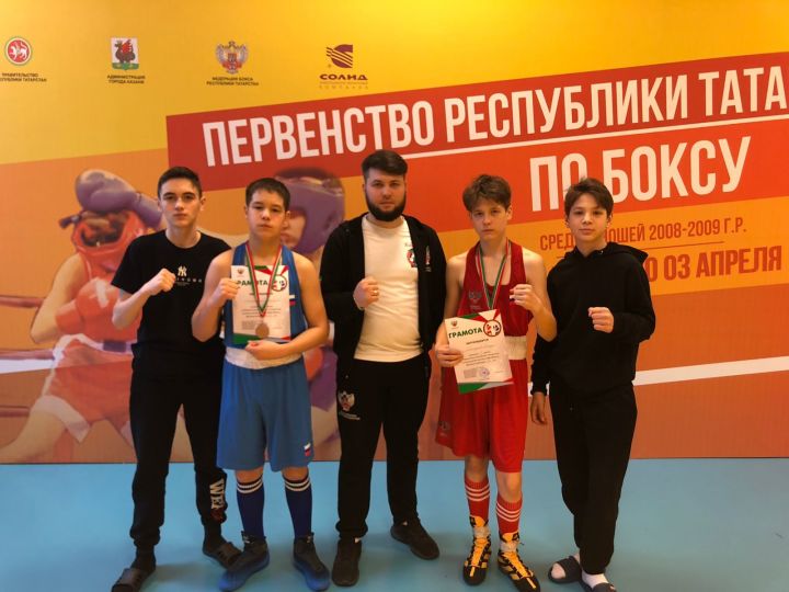 Азнакаевские боксеры приняли участие в  первенстве РТ