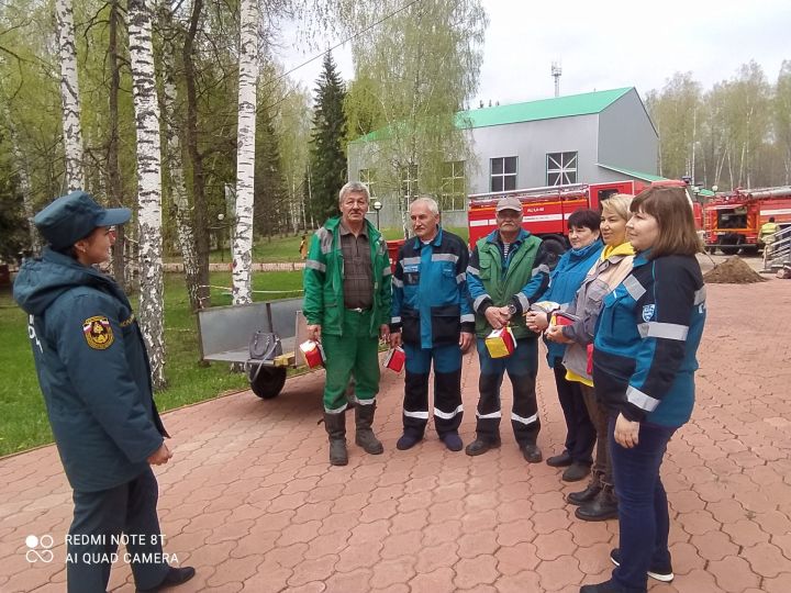 Азнакаевские пожарные проверяют готовность лагерей отдыха