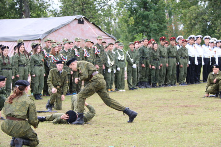 Военный лагерь