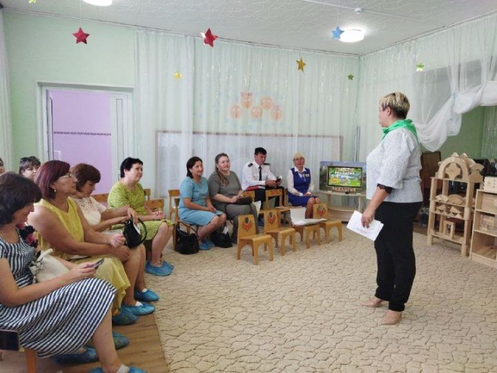 В Азнакаево не прекращается работа по профилактике и предупреждении детского дорожно-транспортного травматизма