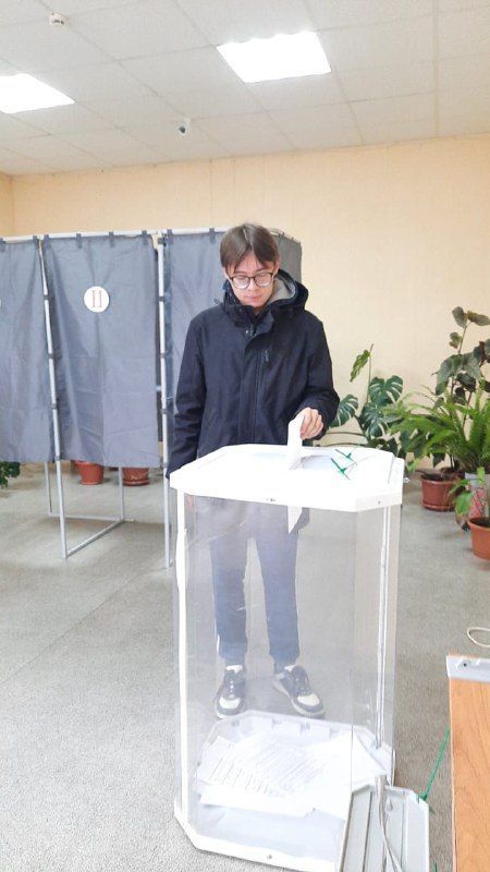 Рузиль Ахмадишин из Урманаево голосует на выборах в первый раз