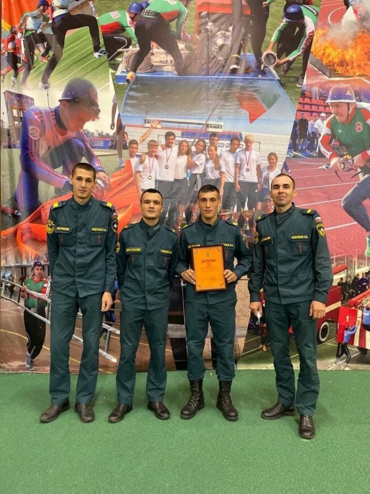 Азнакаевцы показали мастерство в соревнованиях по пожарно – строевой подготовке среди подразделений ФПС