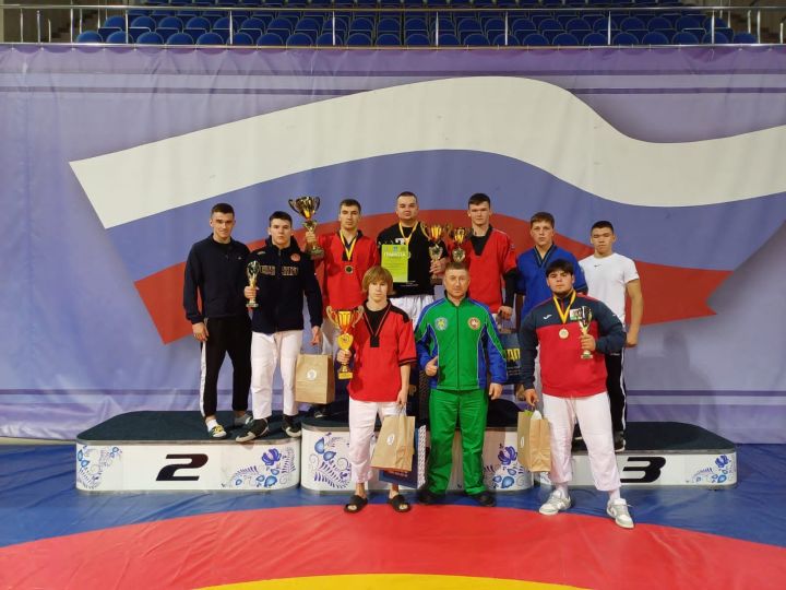 Безнең чемпион!