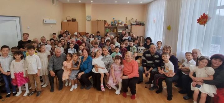 В Азнакаево отметили День бабушек и дедушек