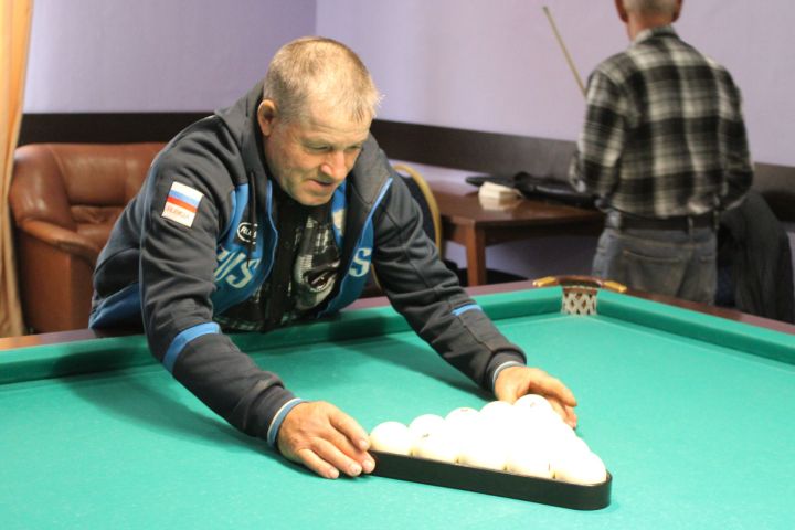 В Азнакаево состоялся турнир по бильярду