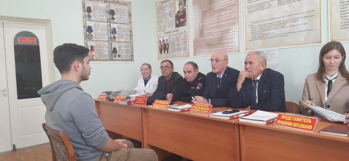 В Азнакаевском районе начала работу призывная комиссия