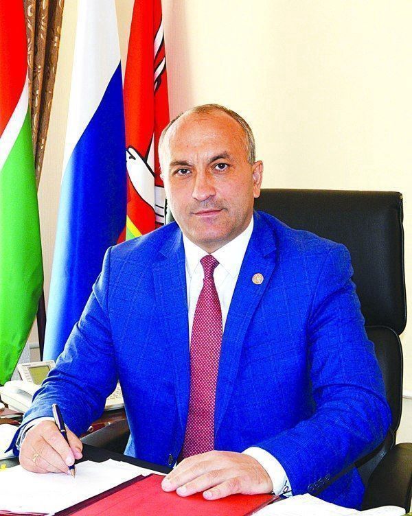Поздравление главы Азнакаевского района Марселя Шайдуллина с Днем Конституции Республики Татарстан