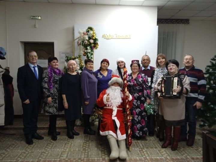 Азнакайлылар “Гөлстан”чыларның иҗатын яңа китаптан укый алалар