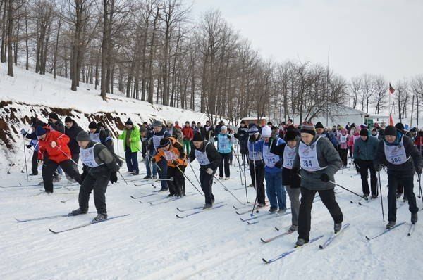 В Азнакаево проводятся соревнования по лыжным гонкам