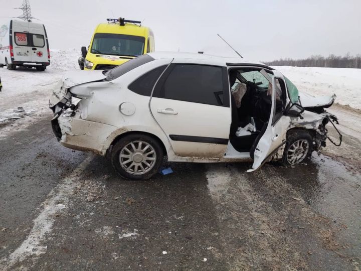 Авария с двумя пострадавшими в Азнакаевском районе