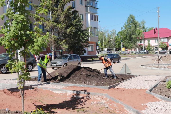 В Азнакаевском районе в этом году отремонтируют 34 двора