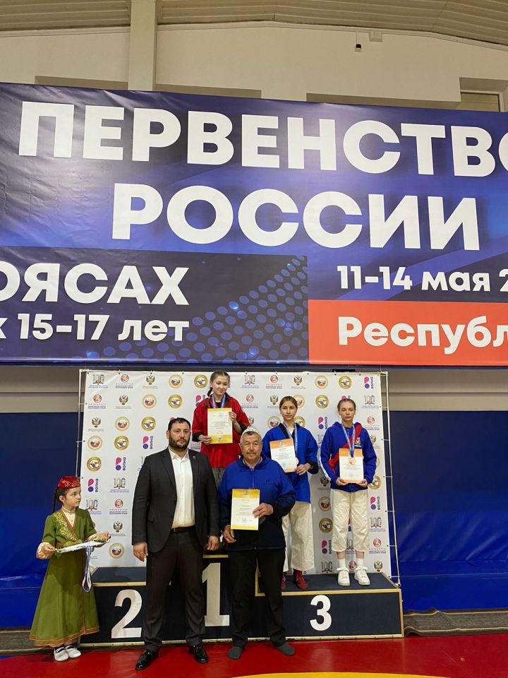 Азнакай көрәшчеләре – Россия беренчелеге призерлары