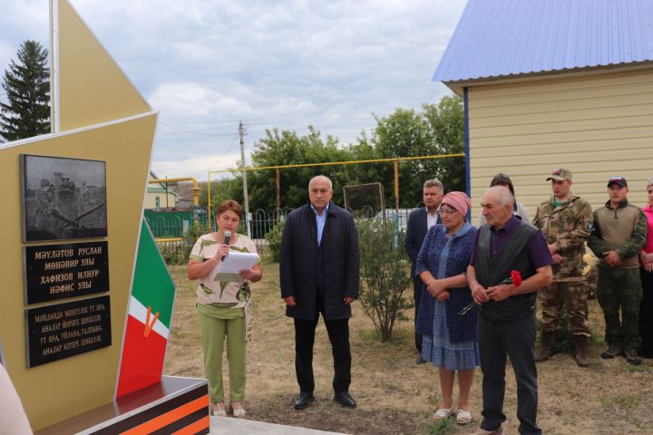 В селе Агерзе Азнакаевского района открыли памятник героически погибшим бойцам