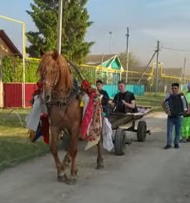 В селе Тумутук танцуют даже лошади