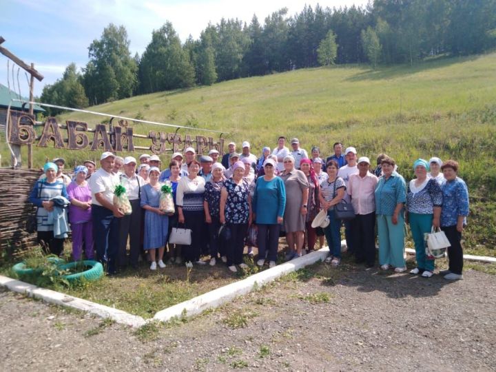 Ветераны села Какре-Елга побывали в музее под открытым небом