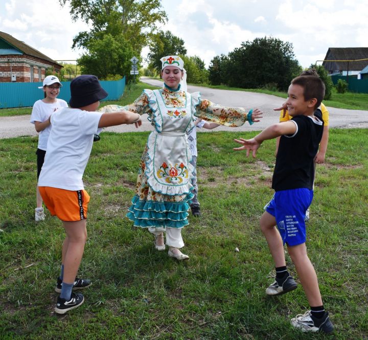 В Азнакаево стартовала акция «Культурная суббота. Игры народов России»