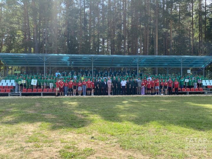 Команда Азнакаевских школьников участвует в VI Слете школьных лесничеств