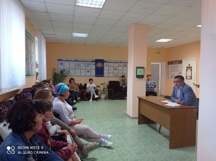 Азнакайда «Деменция белән авыручыларны карау» темасына лекция узды