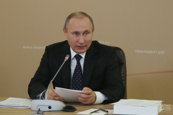 В сети опубликовали новогоднее видеообращение Путина на татарском языке