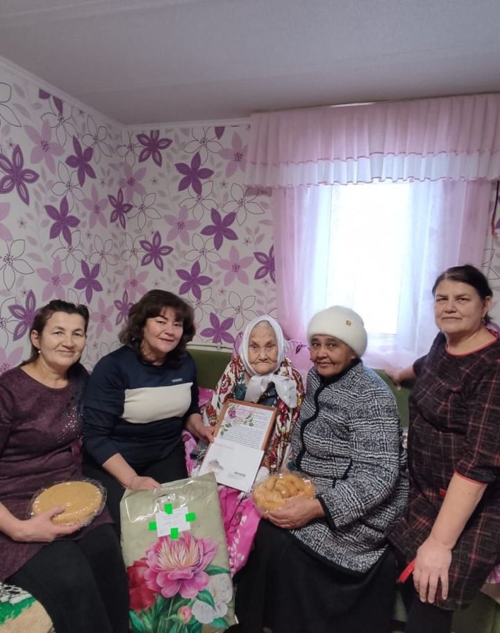 Сәпәй авылында яшәуче Гөлчирә апаның 95 яшьлек юбилее