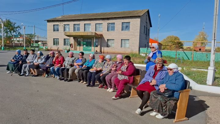 Молодые сельчане подарили праздник пожилым