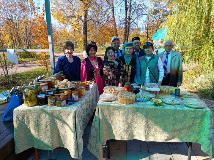 Азнакаевские ветераны посетили дом престарелых в Актюбе