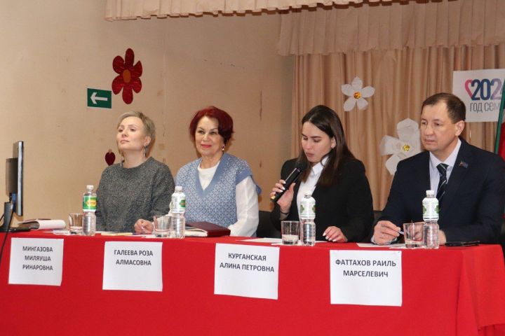 Чемодур авылында халык җыены үтте