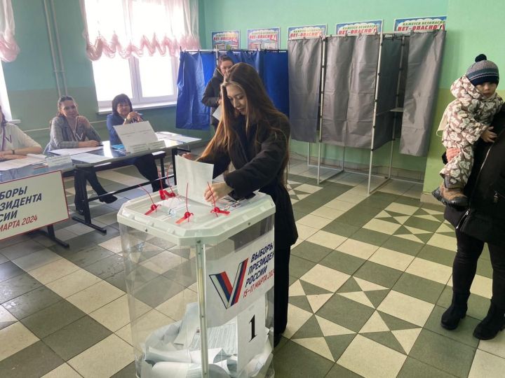 В Азнакаево выборы проходят организованно