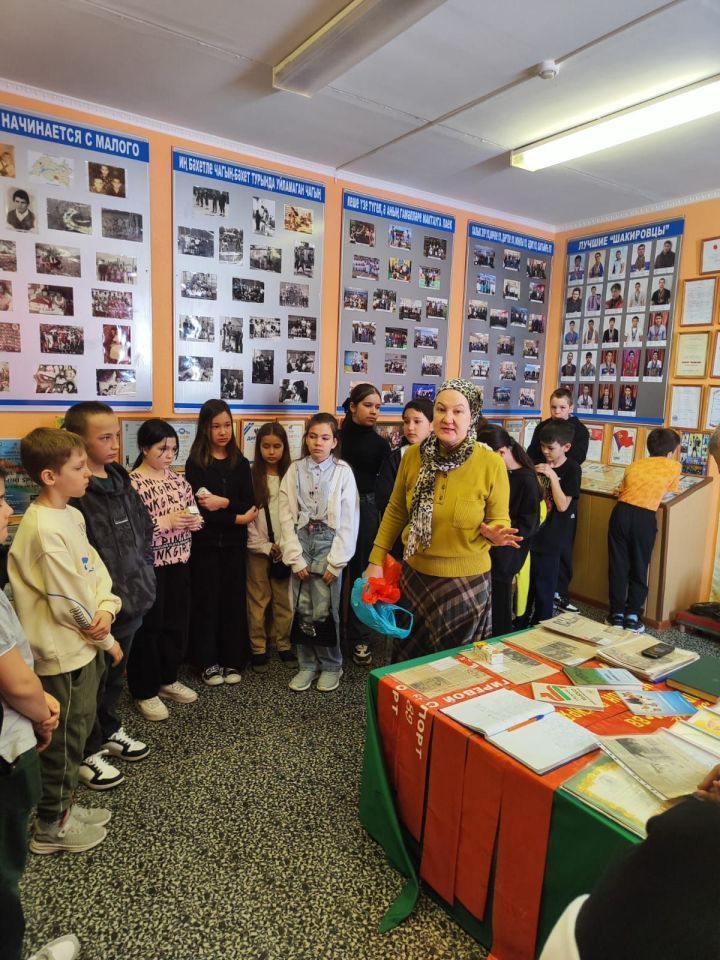 Школьники поселка Актюбинский посетили музей Жамиля Шакирова