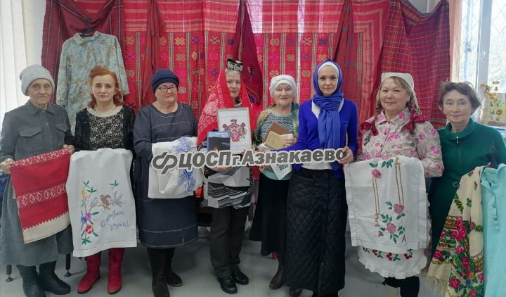 Теплая нить связи поколений прошла в Центре общения старшего поколения в городе Азнакаево