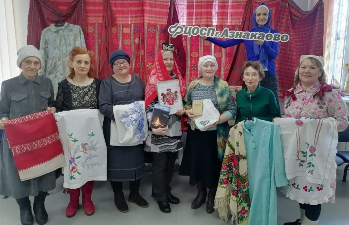 Теплая нить связи поколений прошла в Центре общения старшего поколения в городе Азнакаево