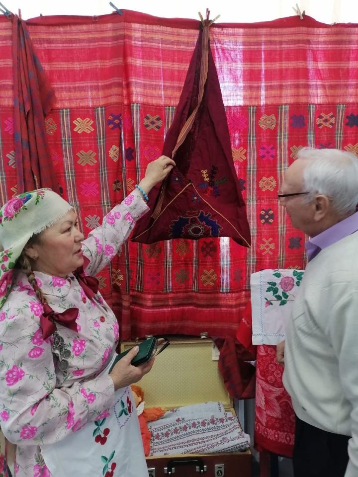 Теплая нить связи поколений прошла в Центре общения старшего поколения в городе Азнакаево