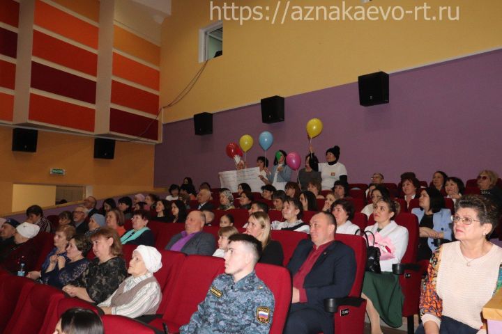 В Азнакаево соревновались женщины-депутаты