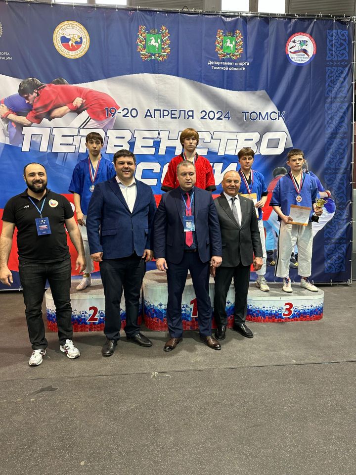 Азнакаевские спортсмены завоевали победу на первенстве России по борьбе на поясах