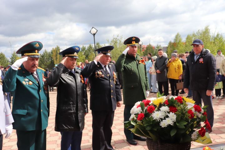 Азнакай үзенең Батырларын онытмый