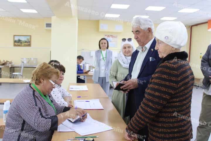 Почетный гражданин Азнакаевского района Миргасим Каримов отдал свой голос за светлое будущее