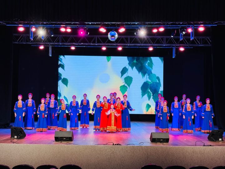 Яркий подарок от соседей: артисты из Уруссу порадовали азнакаевцев