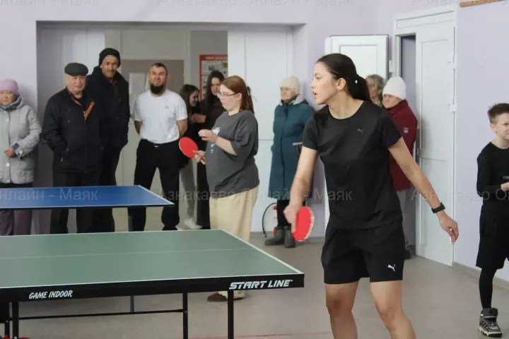 Җиңү бистәсе халкы Җиңү өчен көрәшкән батыр улын данлады Азнакай районы үз батырларын онытмый