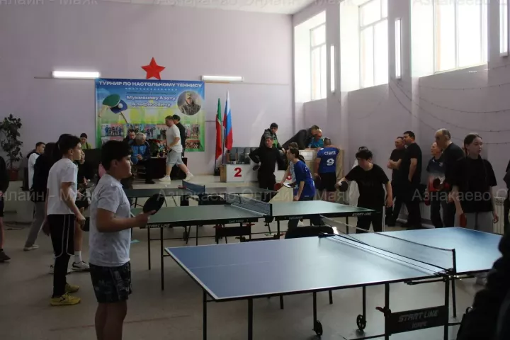 Җиңү бистәсе халкы Җиңү өчен көрәшкән батыр улын данлады Азнакай районы үз батырларын онытмый