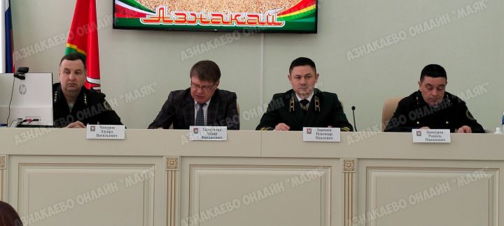 Азнакайда урман хуҗалыгының 2025 елгы эш йомгаклары, 2026 ел сезонына әзерлек мәсьәләләре каралды