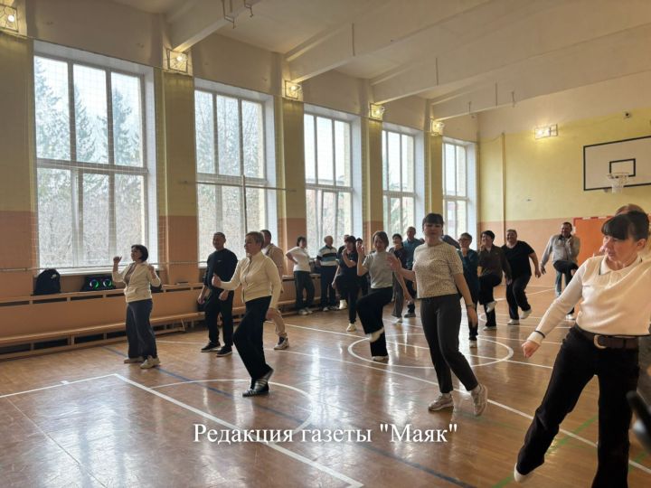 В школе №8 Азнакаево прошёл районный семинар для учителей физкультуры