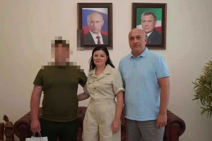 Геройлар янәшәдә
