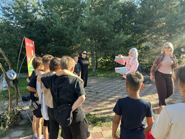 Праздник дружбы народов в Парке Молодожёнов: единство в ярких традициях!