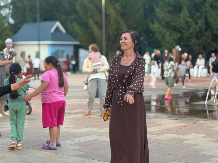 Музыка и танцы в парке Ишкаева: праздник объединил поколения
